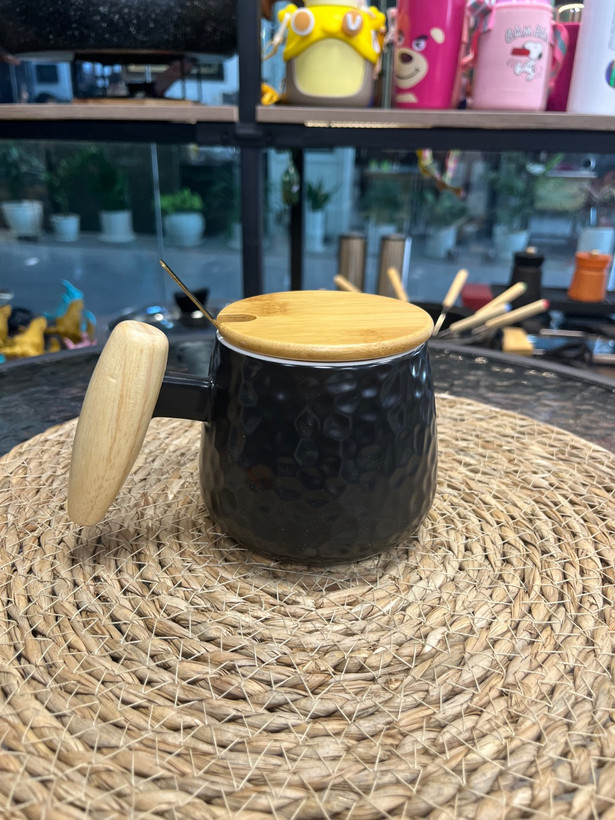 ماگ سرامیکی در چوبی قاشق دار Ceramic mug with wooden spoon