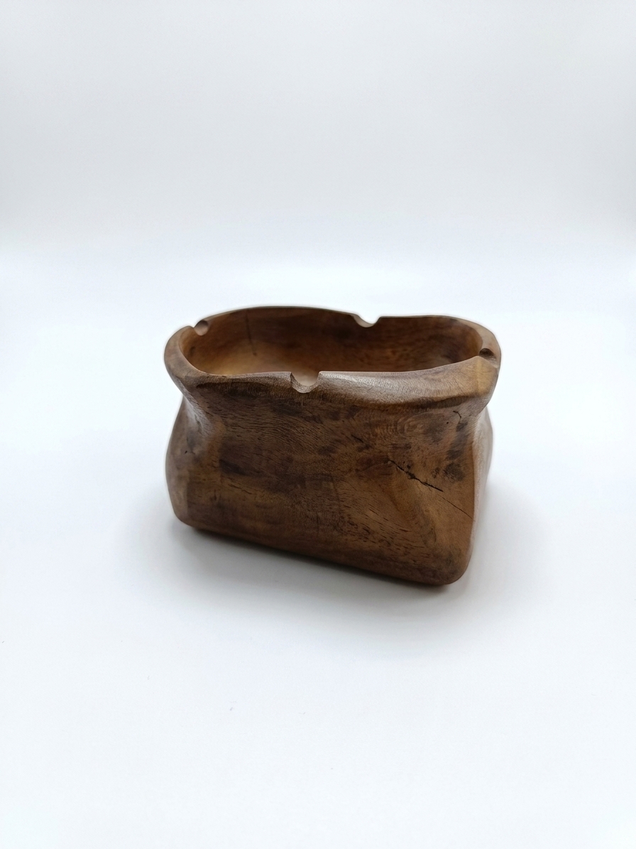 زیر سیگاری چوبی Wooden ashtray