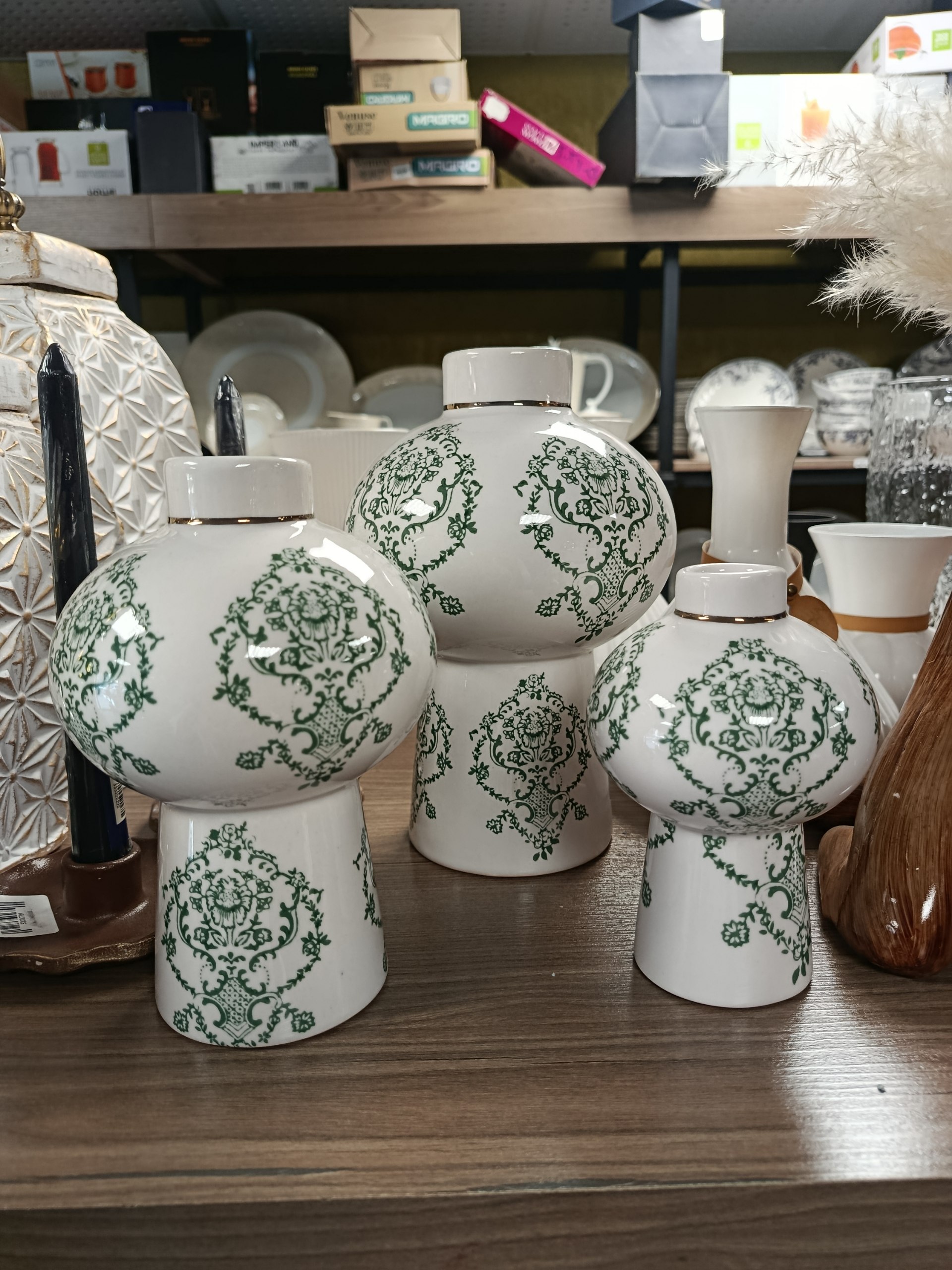 گلدان ۳ تیکه طرح چکاوک ابی 3-piece vase with blue butterfly design