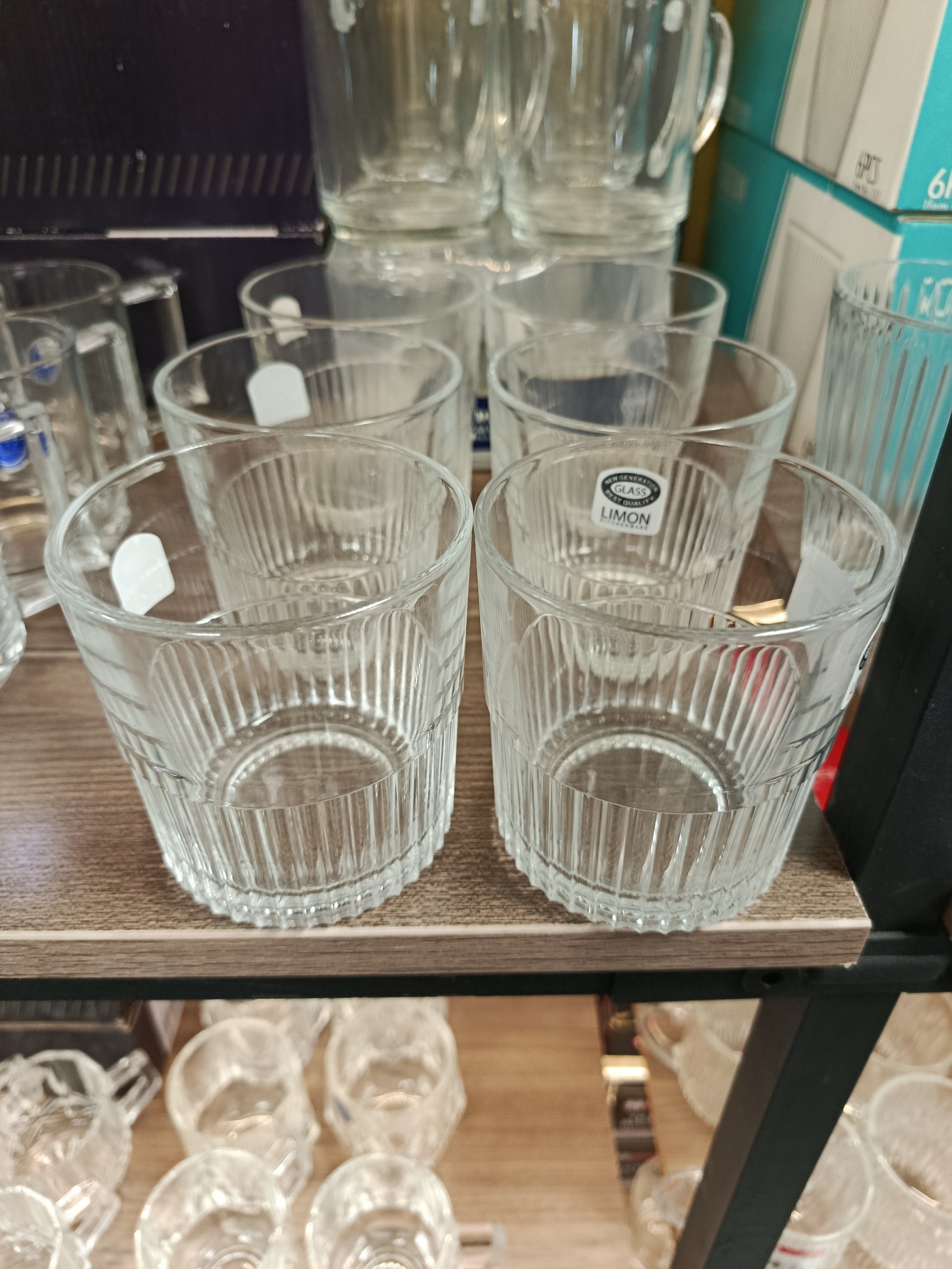 لیوان شیشه ای Glass tumbler