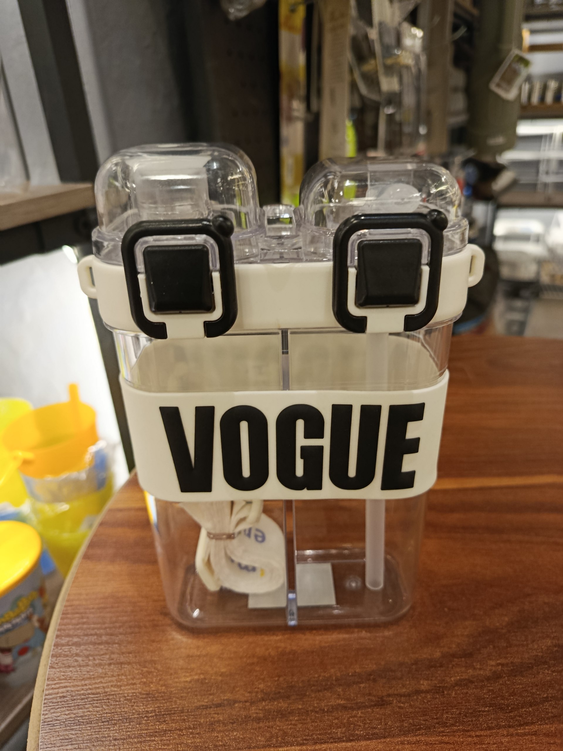 بطری دومخزن کودک Dual-chamber bottle for children