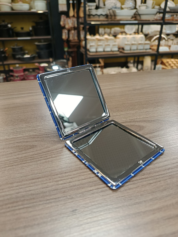 آینه جیبی طرح لویی ویتون Louis Vuitton-style pocket mirror